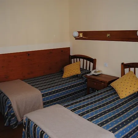 Pey Hotel 2*